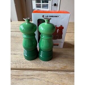 NEW Le Creuset Petite Salt And Pepper Mill Set, Bamboo Green